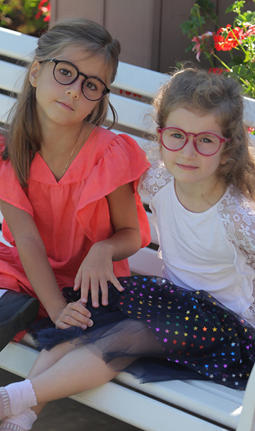 EYEWEAR