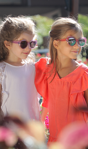 SUNGLASSES